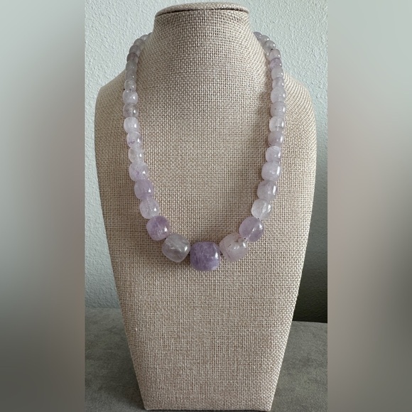 Misty Lilac Quartz Graduated Bead Necklace by Jay King - Picture 3 of 12